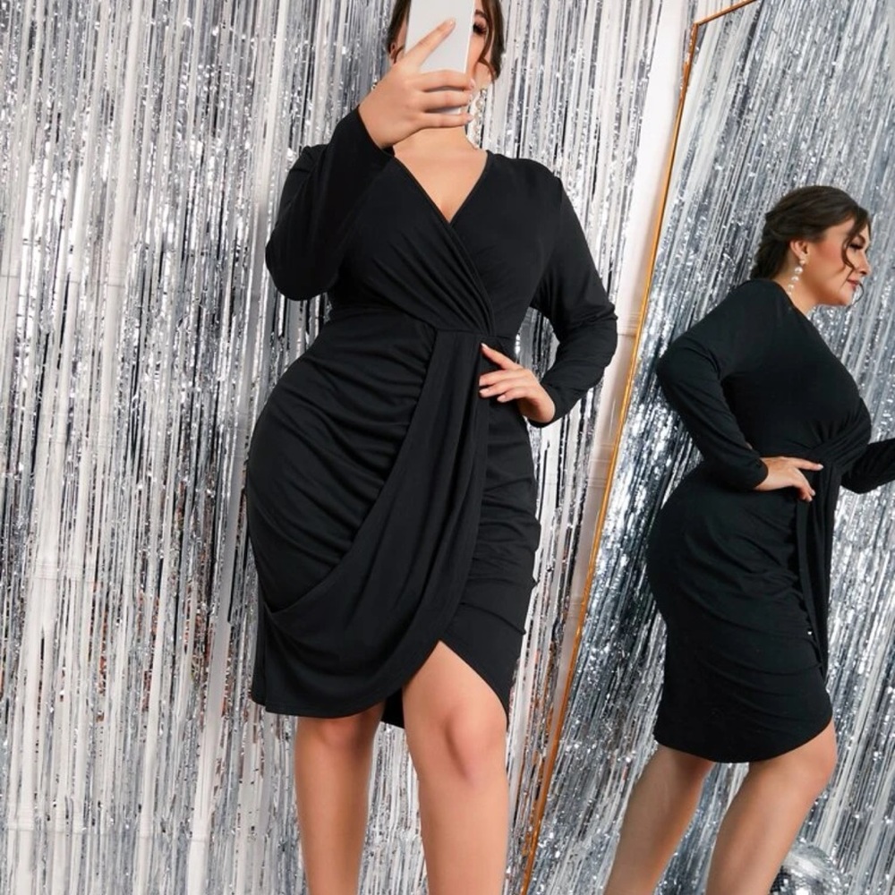 Shein Plus Solid Ruched Surplice Asymmetrical Hem… - image 3